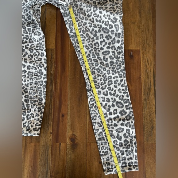 Good American animal print jeans - Picture 6 of 9